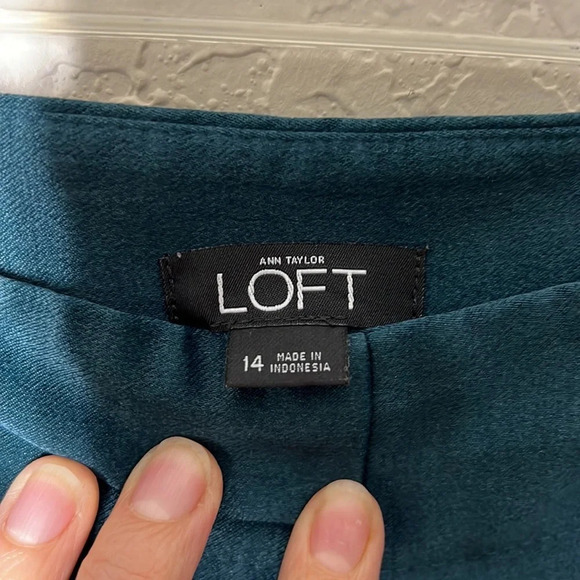 Ann Taylor Loft Wide Leg Cropped Pants. Blue/Purple. Sz14. EUC. - Picture 4 of 6